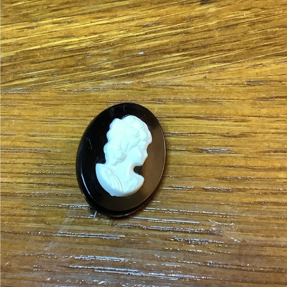 Vintage Cameo Pin Brooch Black White Celluloid‎ Small